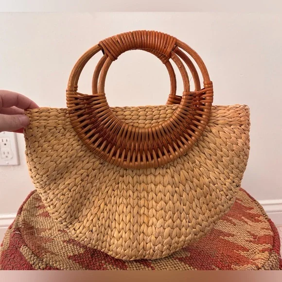 Cute Natural Bohemian Beachy Clutch - Picture 3 of 9